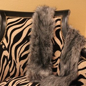 FAUX FUR STOLE